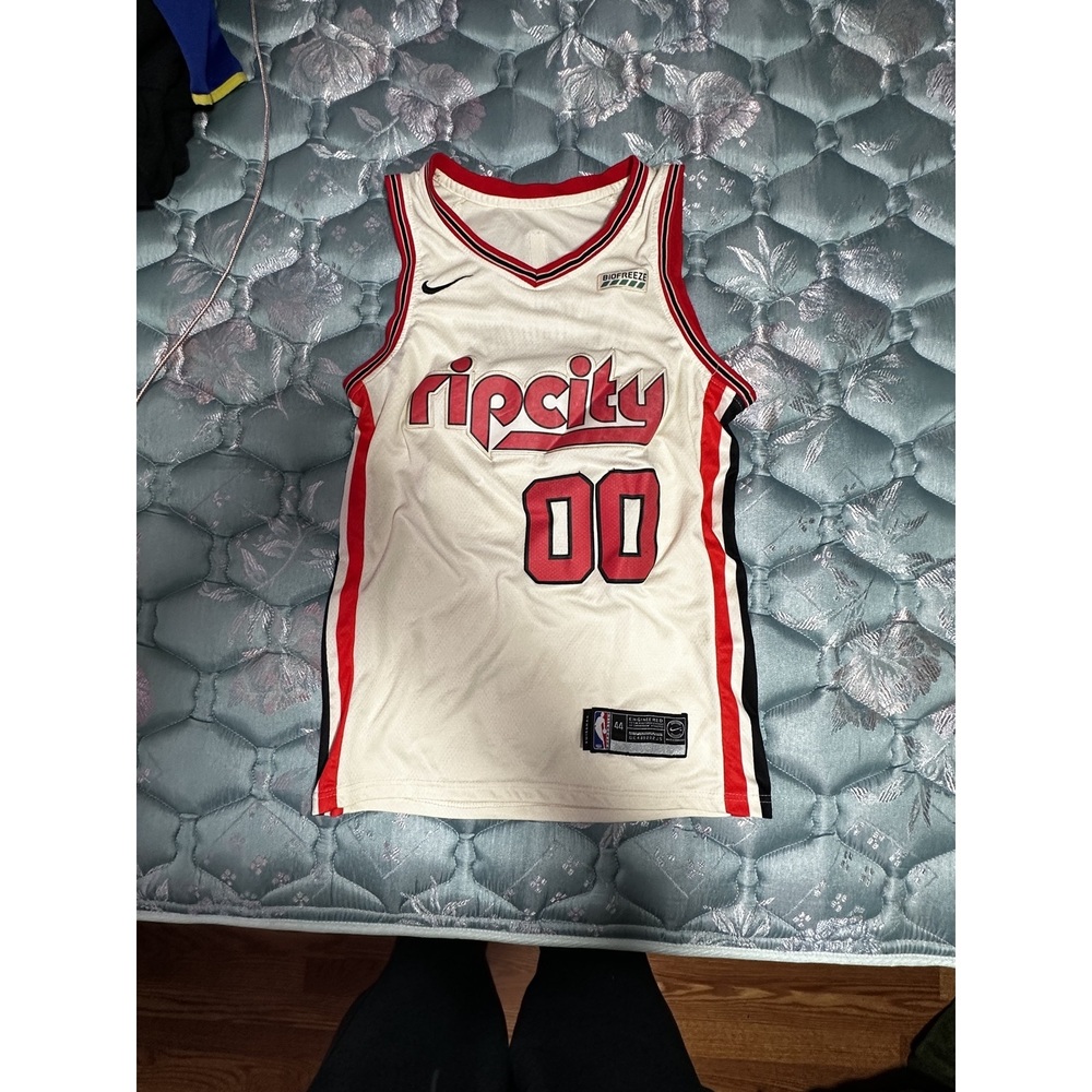 Ripcity Carmelo Anthony Jersey USED Mens Medium - Fake - Picture 2 of 2
